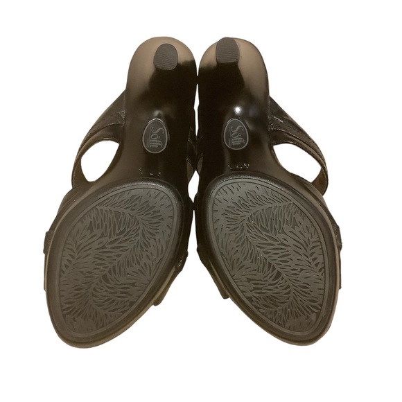 SOFFT SLIP ON BLACK SANDALS/ STRAPPY WITH GOLD HOOP DETAILS/ 4” HEEL/Size 6M - Picture 7 of 12